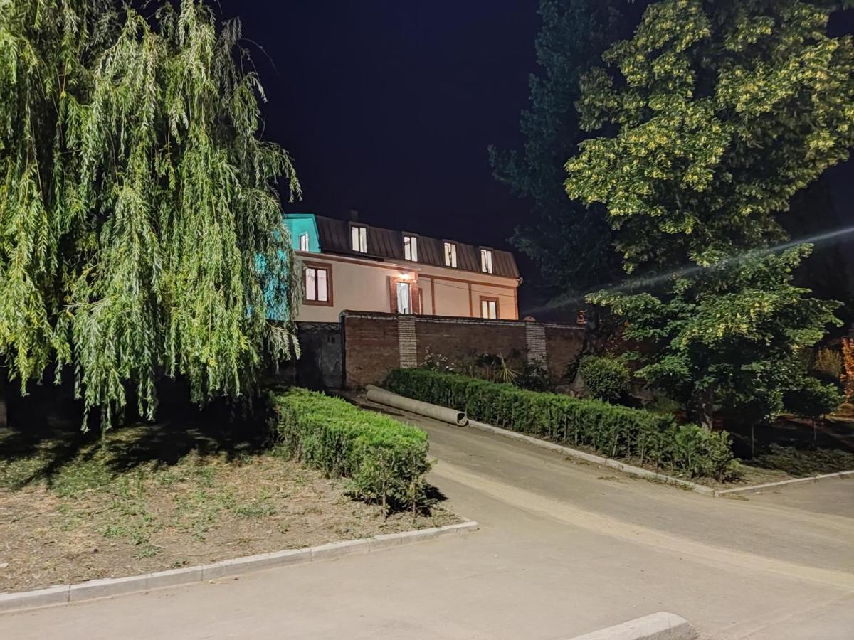 Guest House Spartak Тбілісі Екстер'єр фото