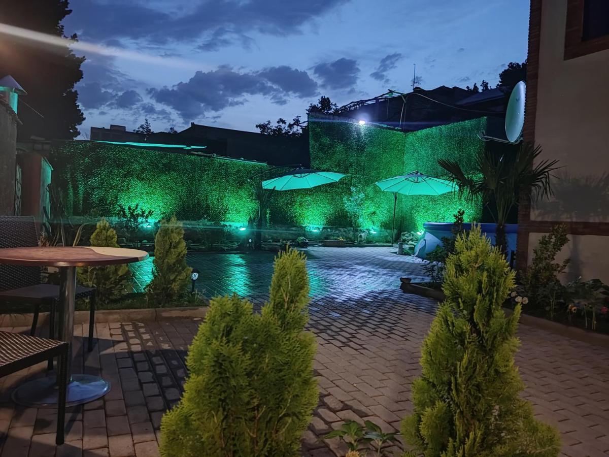 Guest House Spartak Тбілісі Екстер'єр фото